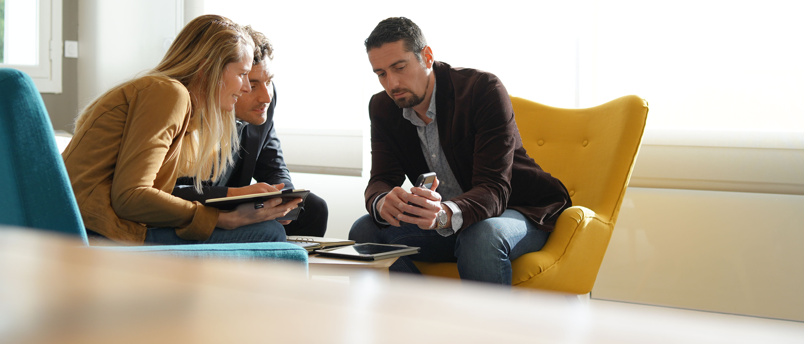 How do premiums and discounts work?