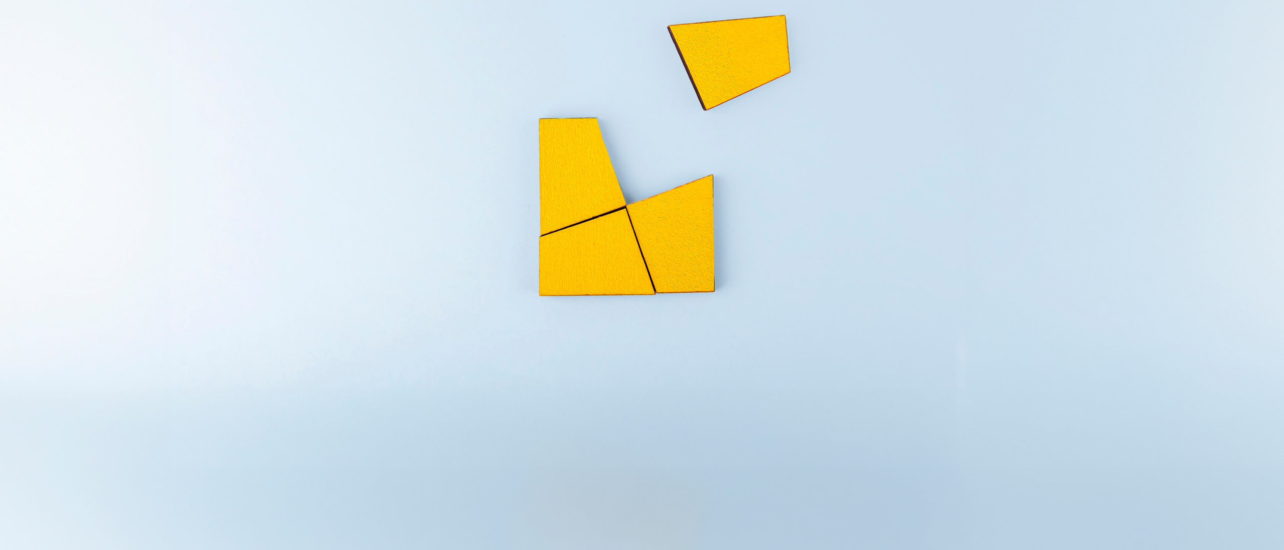 Understanding the dynamics of stock/bond correlations